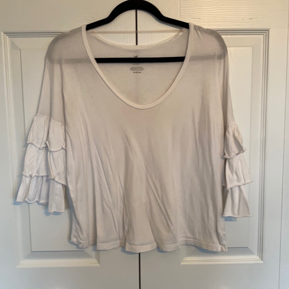White 3/4 sleeve top with ruffle detail sleeves, M, American Eagle